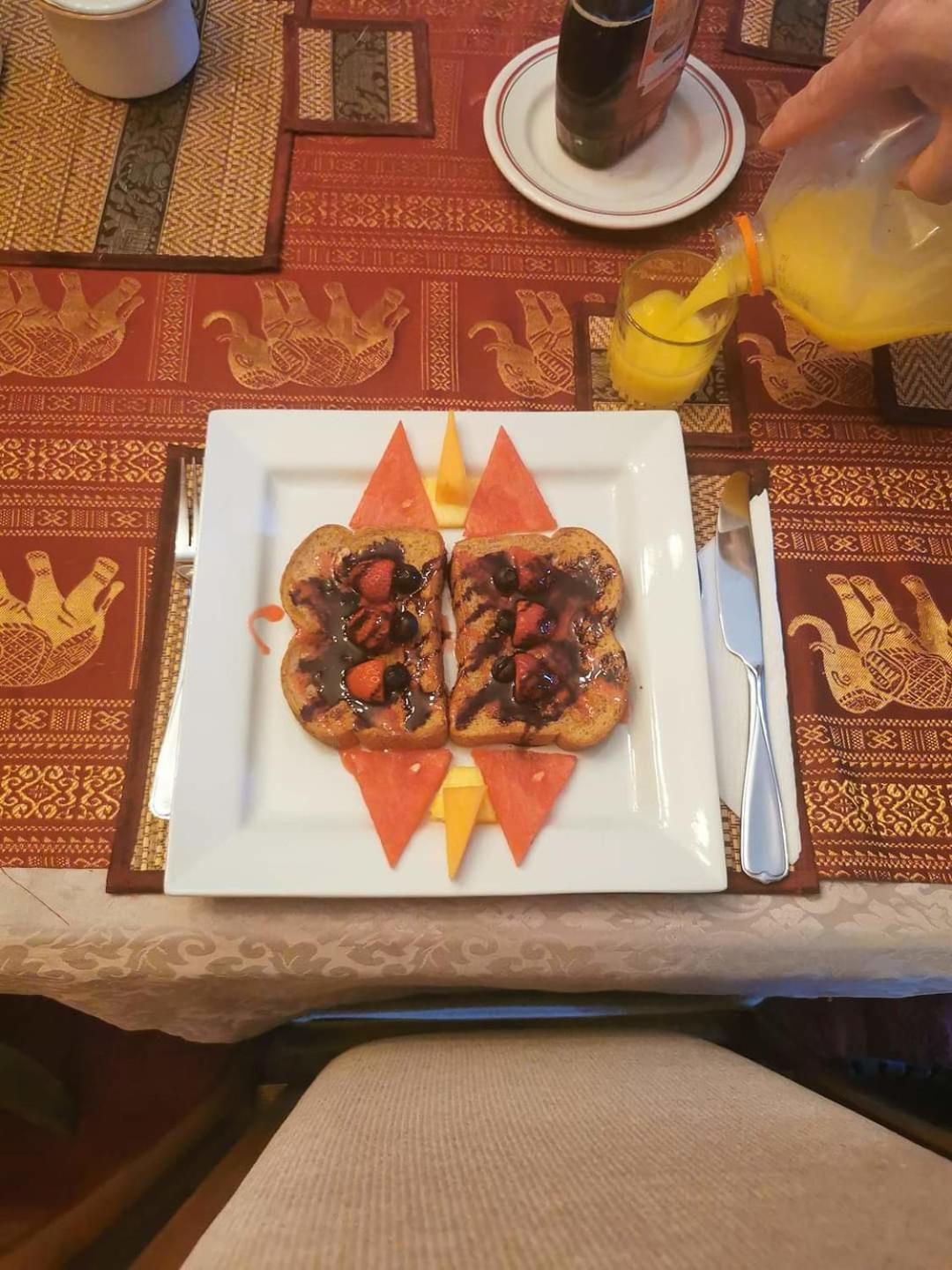 Chelsea Gite Le Tresor Cache Bed & Breakfast מראה חיצוני תמונה