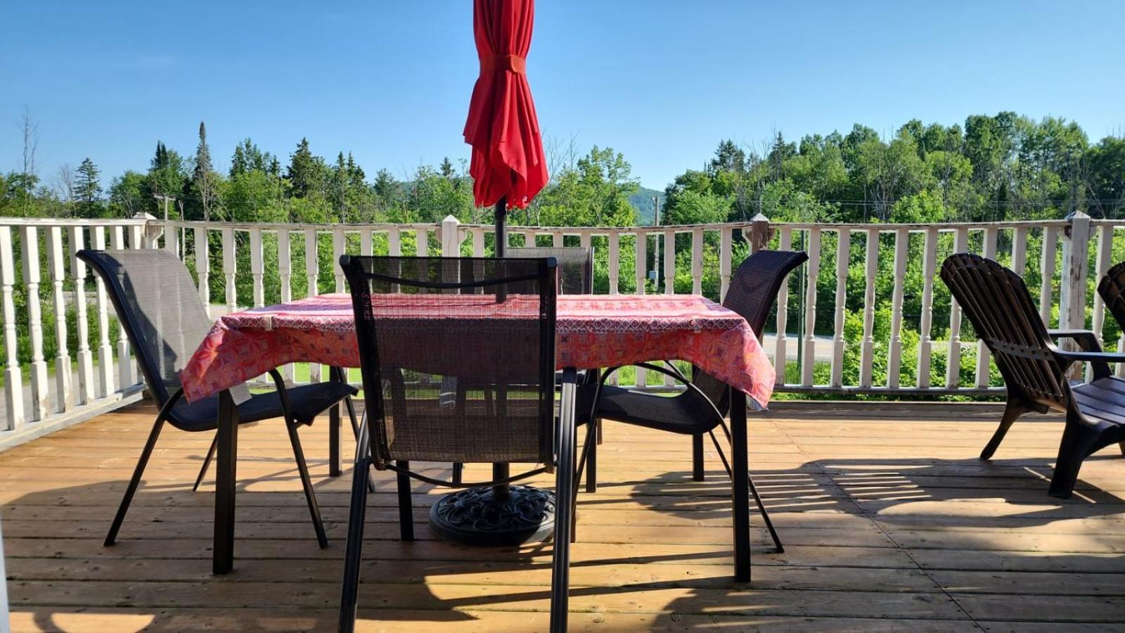 Chelsea Gite Le Tresor Cache Bed & Breakfast מראה חיצוני תמונה